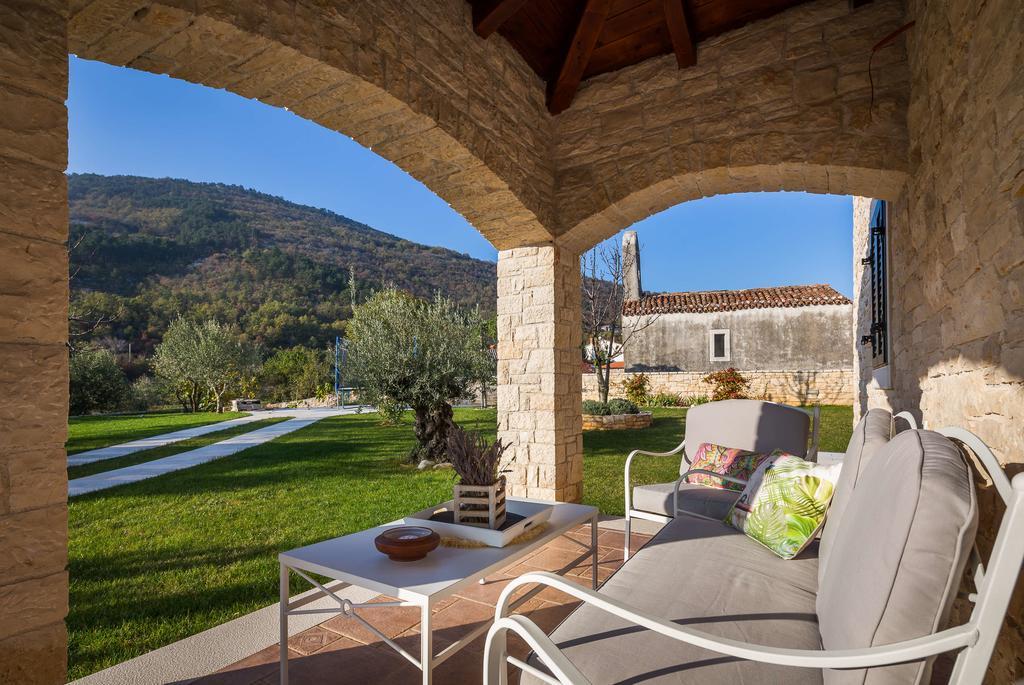 Villa Stonegate Estate - Bonus, Dvije Vile Jedna Cijena! Опатия Экстерьер фото