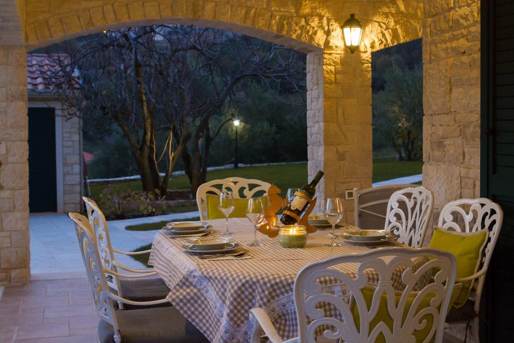 Villa Stonegate Estate - Bonus, Dvije Vile Jedna Cijena! Опатия Экстерьер фото