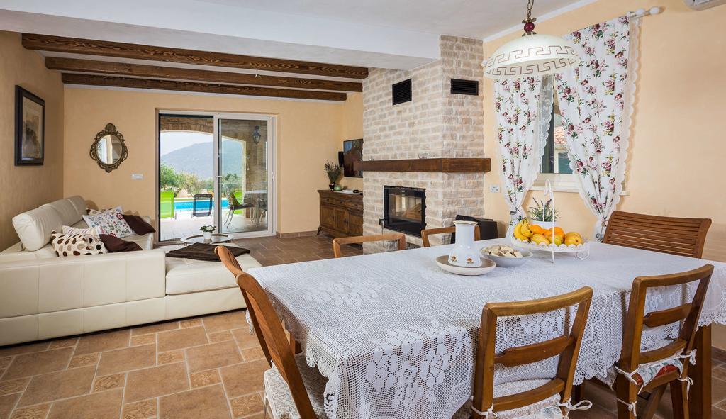 Villa Stonegate Estate - Bonus, Dvije Vile Jedna Cijena! Опатия Экстерьер фото